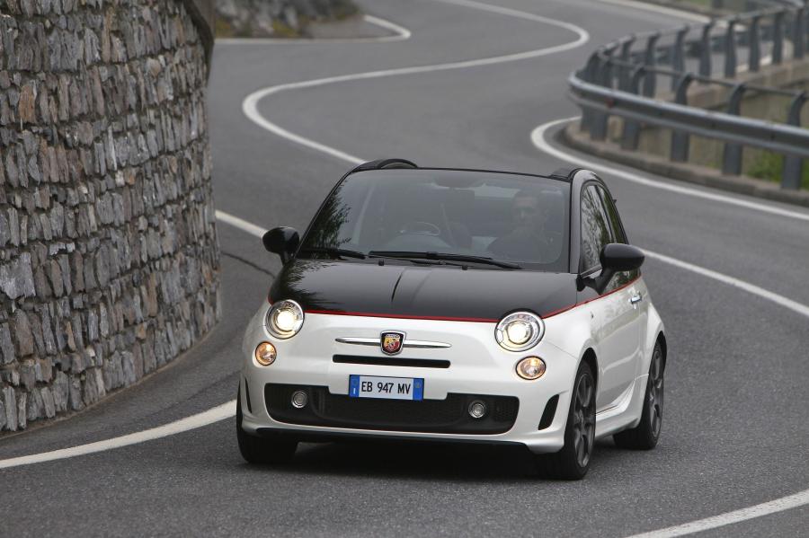  Fiat Abarth 500C 2011 года  (фото 32 из 49)